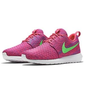 Unisex Nike Flyknit Roshe Ones✨W 10.5/M 8.5✨